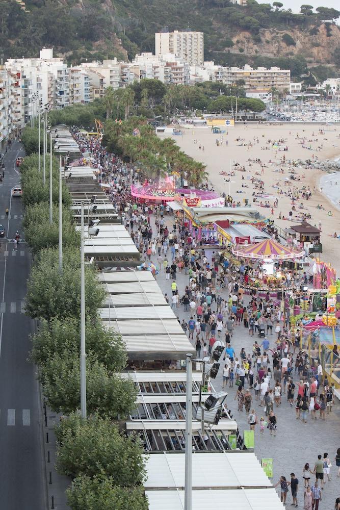 Pierre & Vacances Blanes Playa Екстериор снимка